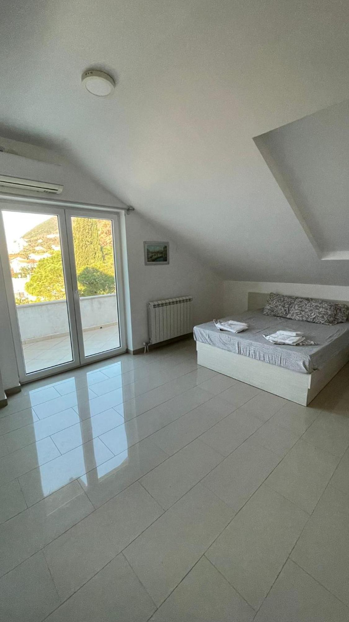Apartments Villa Danilovic แฮร์เซ็ก-โนวี ภายนอก รูปภาพ