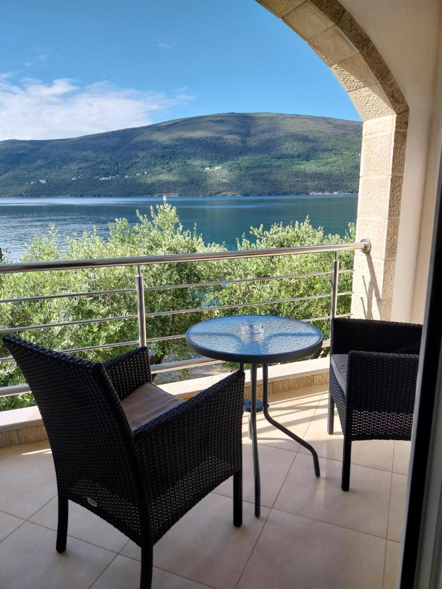 Apartments Villa Danilovic แฮร์เซ็ก-โนวี ภายนอก รูปภาพ